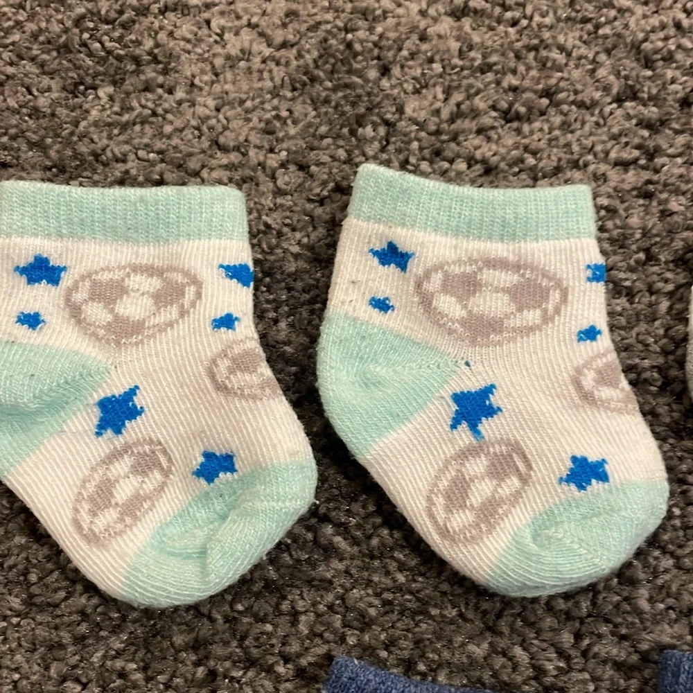 💫bundle of 5💫 Newborn sports themed socks from carters
